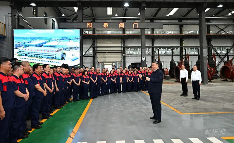 President-Xi-inspected-a-valve-factory-5